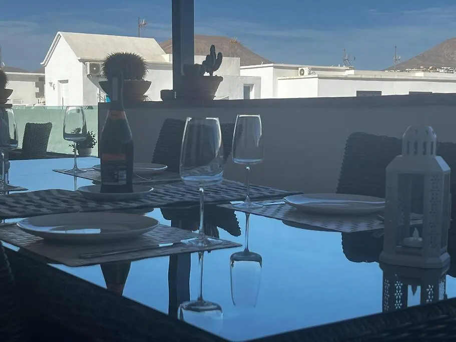 Apartamento San Eloy Con Plaza De Garaje Playa Honda  Apartmán Playa Honda (Lanzarote)